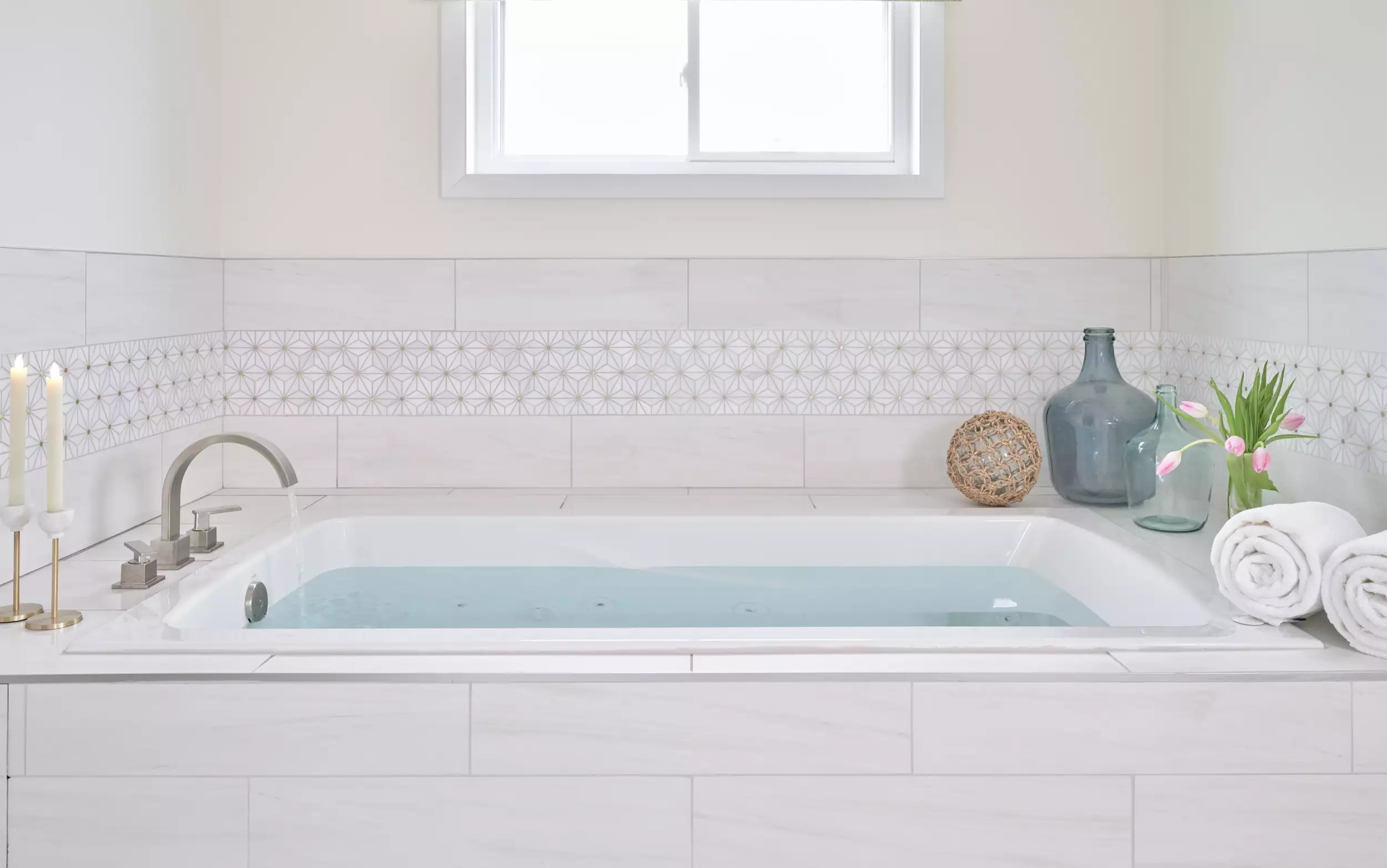 Two person jetted tub with modern finishes